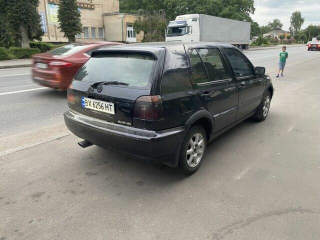 Черный Фольксваген Гольф, объемом двигателя 1.8 л и пробегом 290 тыс. км за 2500 $, фото 4 на Automoto.ua