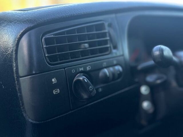 Черный Фольксваген Гольф, объемом двигателя 1.8 л и пробегом 281 тыс. км за 1900 $, фото 7 на Automoto.ua