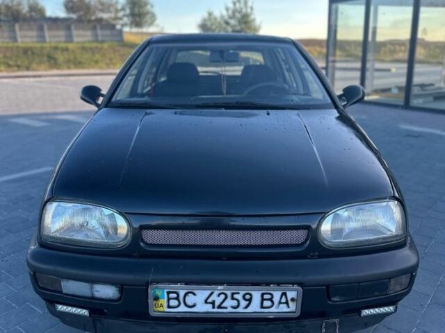 Черный Фольксваген Гольф, объемом двигателя 1.8 л и пробегом 281 тыс. км за 1900 $, фото 8 на Automoto.ua