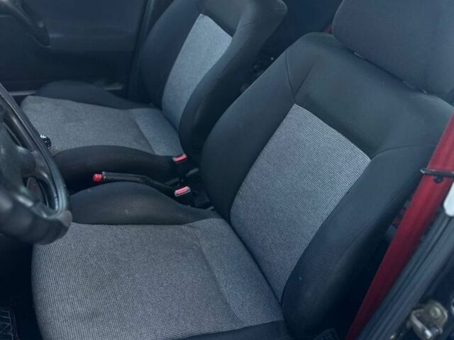 Черный Фольксваген Гольф, объемом двигателя 1.8 л и пробегом 281 тыс. км за 1900 $, фото 4 на Automoto.ua