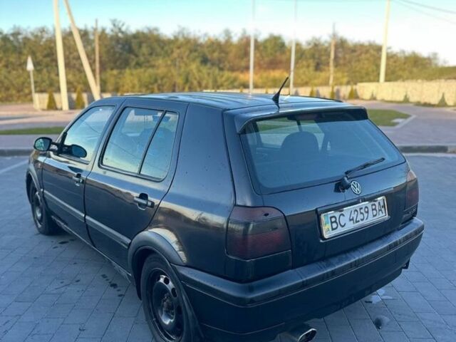 Черный Фольксваген Гольф, объемом двигателя 1.8 л и пробегом 281 тыс. км за 1900 $, фото 2 на Automoto.ua