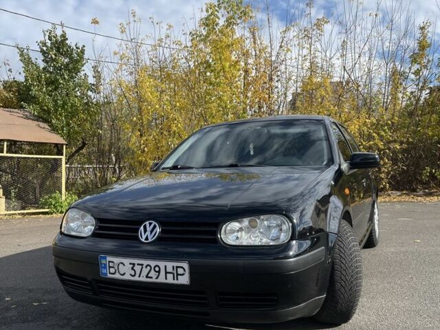 Черный Фольксваген Гольф, объемом двигателя 1.6 л и пробегом 210 тыс. км за 4500 $, фото 1 на Automoto.ua
