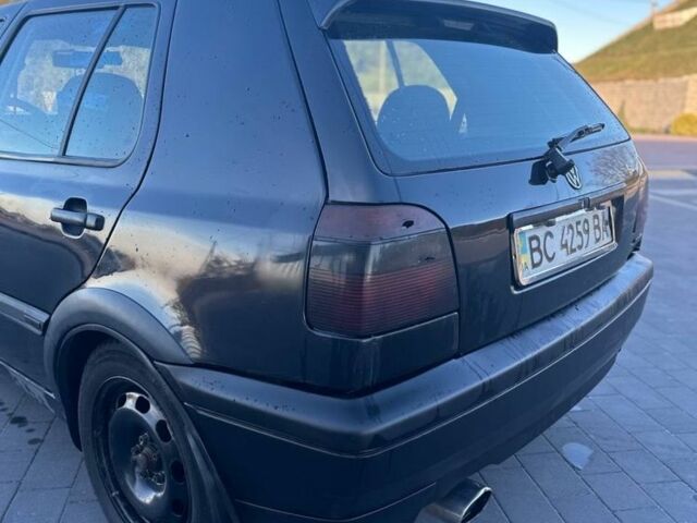 Черный Фольксваген Гольф, объемом двигателя 1.8 л и пробегом 281 тыс. км за 1900 $, фото 9 на Automoto.ua