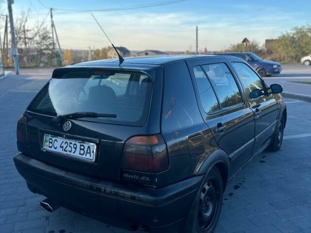 Черный Фольксваген Гольф, объемом двигателя 1.8 л и пробегом 281 тыс. км за 1900 $, фото 3 на Automoto.ua
