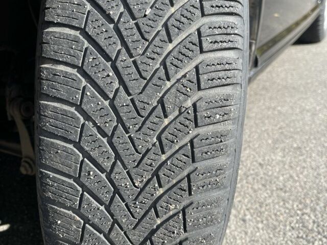 Черный Фольксваген Гольф, объемом двигателя 1.6 л и пробегом 210 тыс. км за 4500 $, фото 3 на Automoto.ua