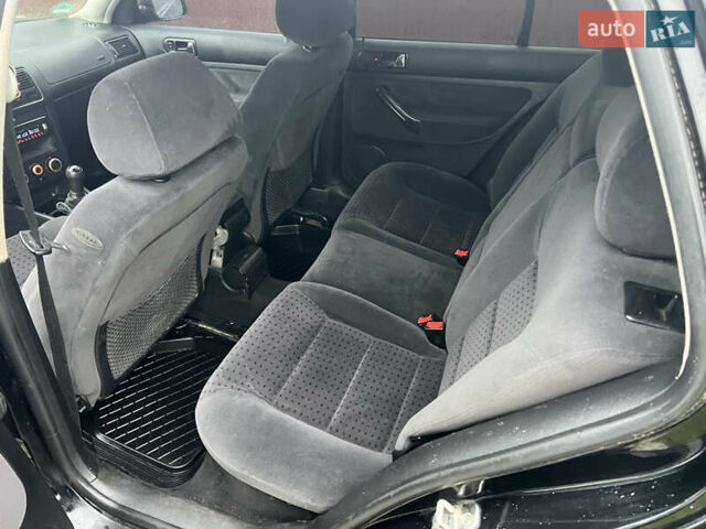 Чорний Фольксваген Гольф, об'ємом двигуна 1.6 л та пробігом 287 тис. км за 2999 $, фото 35 на Automoto.ua