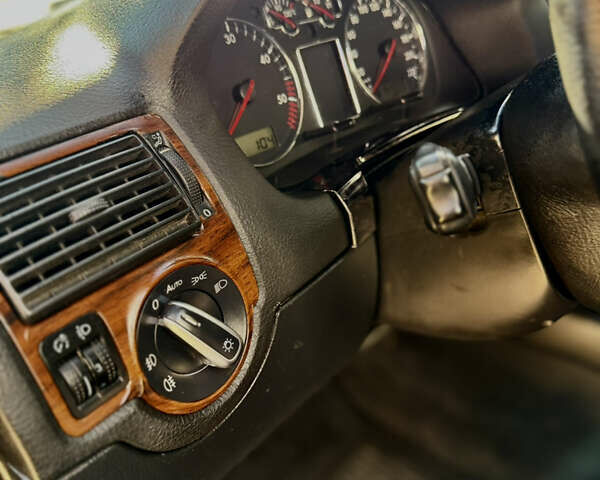 Черный Фольксваген Гольф, объемом двигателя 1.9 л и пробегом 465 тыс. км за 4000 $, фото 19 на Automoto.ua