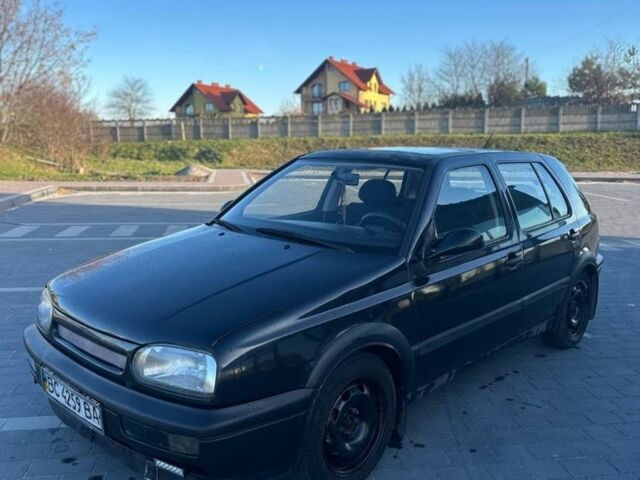 Черный Фольксваген Гольф, объемом двигателя 1.8 л и пробегом 281 тыс. км за 1900 $, фото 1 на Automoto.ua