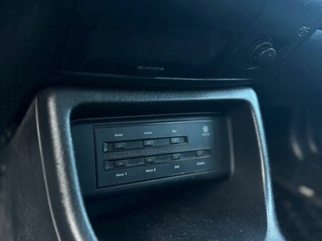 Черный Фольксваген Гольф, объемом двигателя 1.8 л и пробегом 281 тыс. км за 1900 $, фото 16 на Automoto.ua