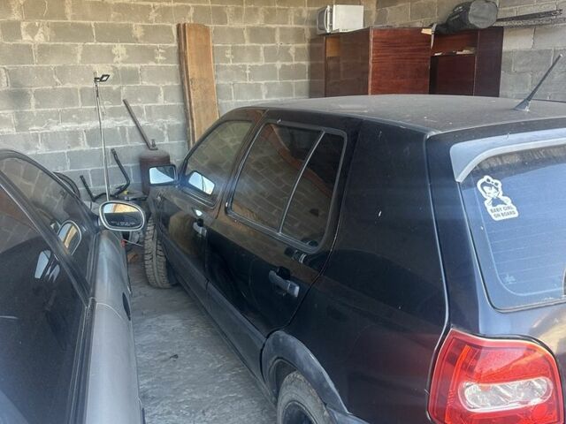 Черный Фольксваген Гольф, объемом двигателя 1.6 л и пробегом 82 тыс. км за 950 $, фото 4 на Automoto.ua