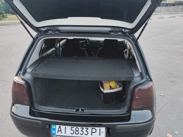 Чорний Фольксваген Гольф, об'ємом двигуна 1.6 л та пробігом 285 тис. км за 3750 $, фото 12 на Automoto.ua