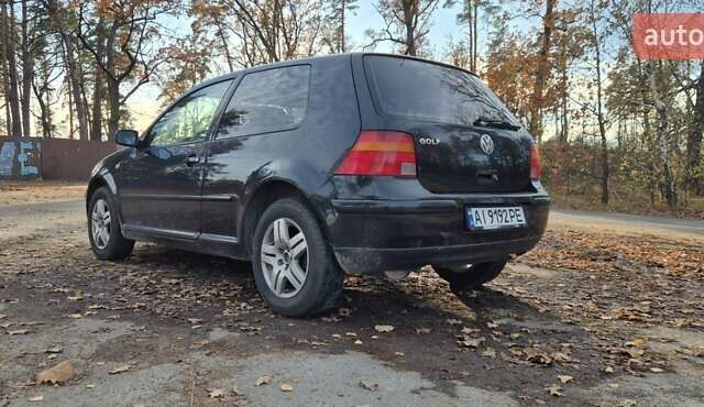 Черный Фольксваген Гольф, объемом двигателя 1.78 л и пробегом 300 тыс. км за 3900 $, фото 4 на Automoto.ua