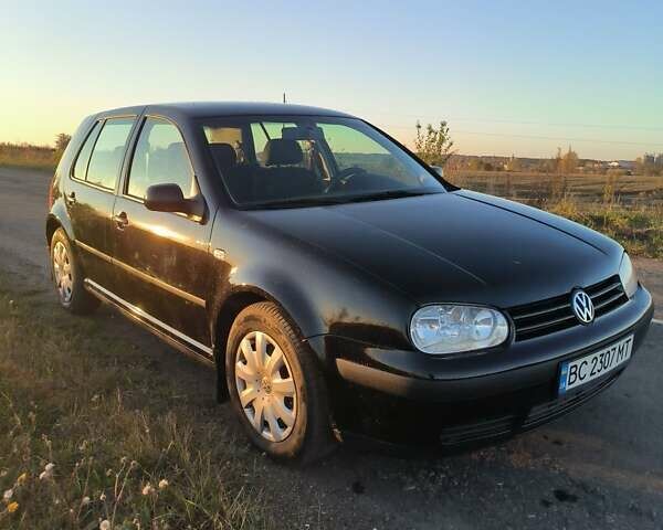 Черный Фольксваген Гольф, объемом двигателя 1.4 л и пробегом 220 тыс. км за 2800 $, фото 2 на Automoto.ua