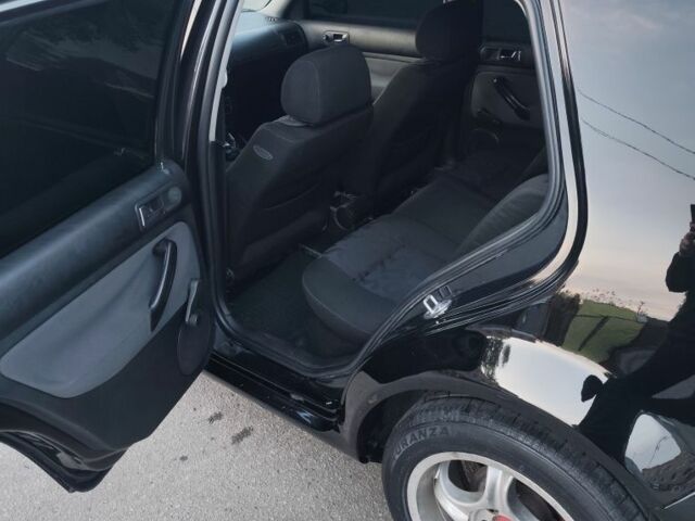 Чорний Фольксваген Гольф, об'ємом двигуна 1.6 л та пробігом 285 тис. км за 3750 $, фото 11 на Automoto.ua