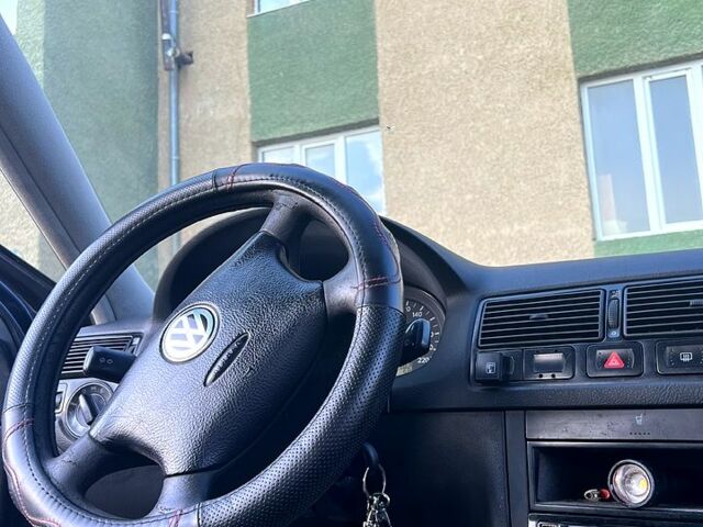 Черный Фольксваген Гольф, объемом двигателя 1.4 л и пробегом 400 тыс. км за 2800 $, фото 5 на Automoto.ua