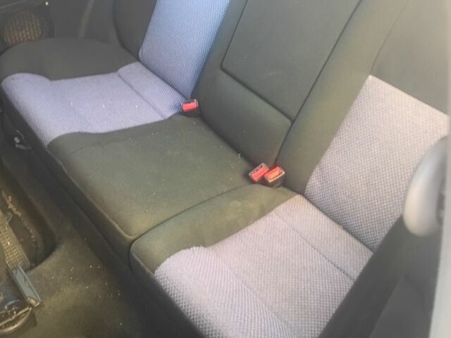 Черный Фольксваген Гольф, объемом двигателя 1.9 л и пробегом 250 тыс. км за 3000 $, фото 2 на Automoto.ua