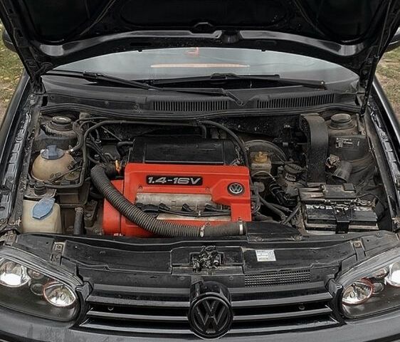 Черный Фольксваген Гольф, объемом двигателя 1.4 л и пробегом 3 тыс. км за 3200 $, фото 5 на Automoto.ua