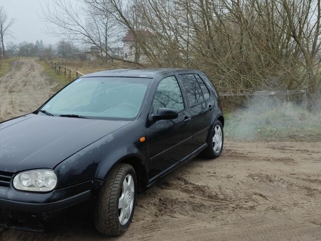 Черный Фольксваген Гольф, объемом двигателя 0 л и пробегом 400 тыс. км за 1150 $, фото 2 на Automoto.ua