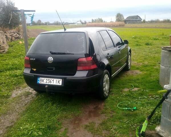 Черный Фольксваген Гольф, объемом двигателя 1.39 л и пробегом 230 тыс. км за 3000 $, фото 8 на Automoto.ua