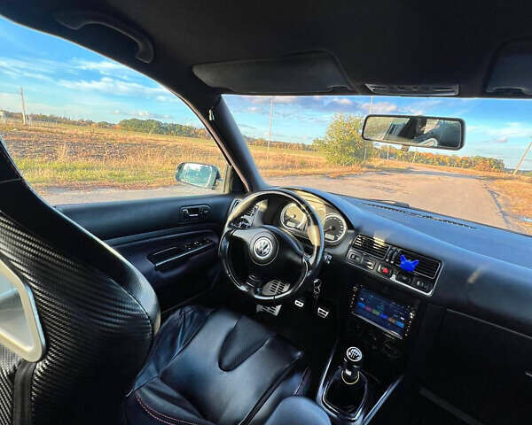 Черный Фольксваген Гольф, объемом двигателя 1.9 л и пробегом 395 тыс. км за 4700 $, фото 16 на Automoto.ua