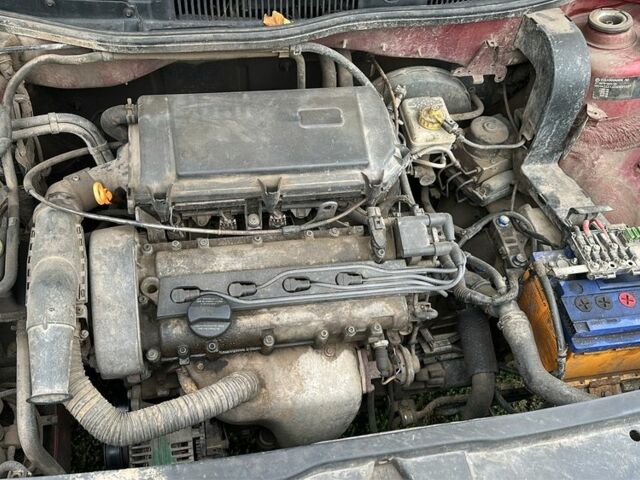 Черный Фольксваген Гольф, объемом двигателя 1.4 л и пробегом 282 тыс. км за 1400 $, фото 6 на Automoto.ua