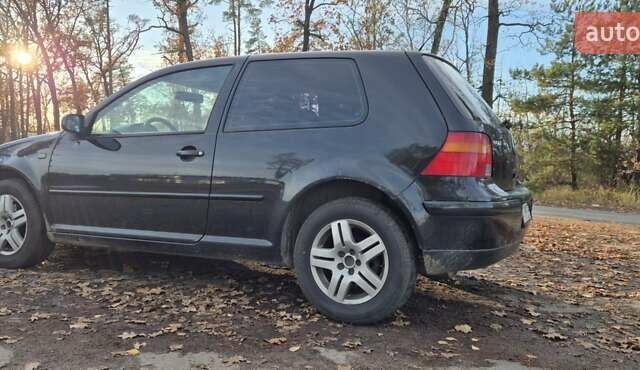 Черный Фольксваген Гольф, объемом двигателя 1.78 л и пробегом 300 тыс. км за 3900 $, фото 3 на Automoto.ua