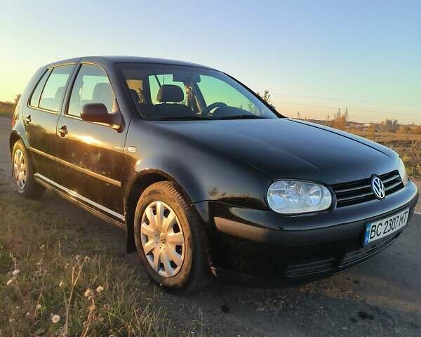 Черный Фольксваген Гольф, объемом двигателя 1.4 л и пробегом 220 тыс. км за 2800 $, фото 3 на Automoto.ua