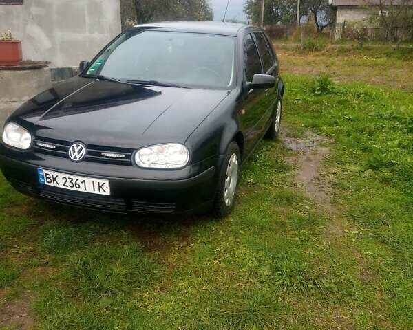 Черный Фольксваген Гольф, объемом двигателя 1.39 л и пробегом 230 тыс. км за 3000 $, фото 11 на Automoto.ua