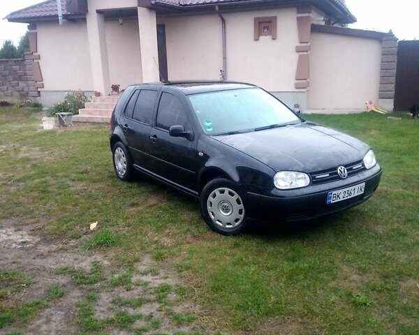 Черный Фольксваген Гольф, объемом двигателя 1.39 л и пробегом 230 тыс. км за 3000 $, фото 15 на Automoto.ua