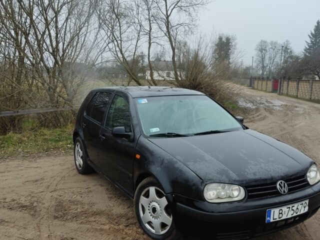 Черный Фольксваген Гольф, объемом двигателя 0 л и пробегом 300 тыс. км за 1150 $, фото 1 на Automoto.ua