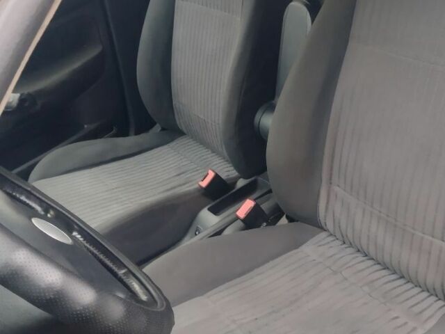 Черный Фольксваген Гольф, объемом двигателя 2 л и пробегом 250 тыс. км за 1900 $, фото 4 на Automoto.ua