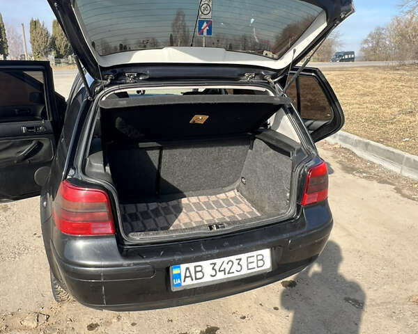 Фольксваген Гольф 1998 в Хмельницком на Automoto.ua Черный Фольксваген Гольф, объемом двигателя 1.6 л и пробегом 300 тыс. км за 3000 $, фото 3 на Automoto.ua
