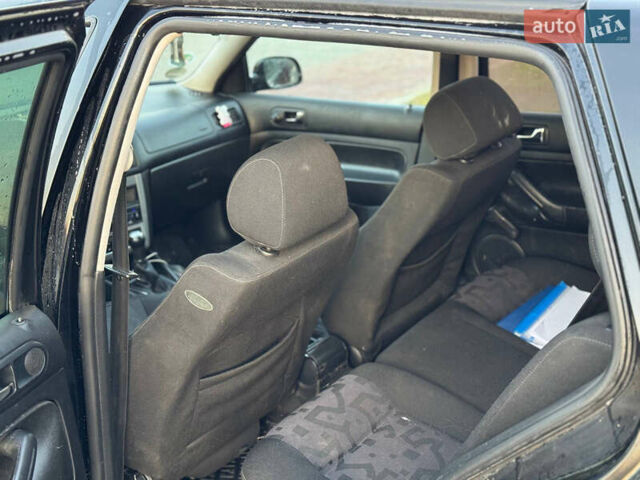 Черный Фольксваген Гольф, объемом двигателя 1.39 л и пробегом 237 тыс. км за 3400 $, фото 12 на Automoto.ua