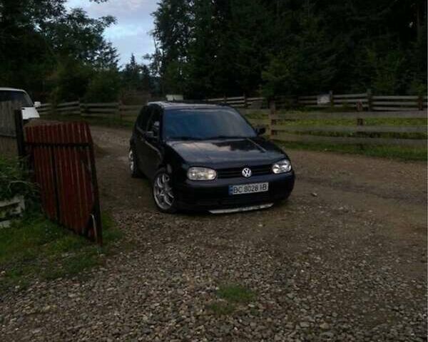 Черный Фольксваген Гольф, объемом двигателя 1.4 л и пробегом 270 тыс. км за 2950 $, фото 3 на Automoto.ua