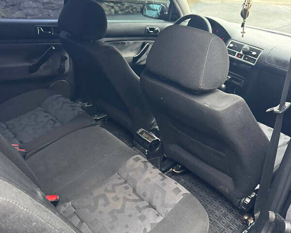 Чорний Фольксваген Гольф, об'ємом двигуна 1.9 л та пробігом 400 тис. км за 3500 $, фото 5 на Automoto.ua