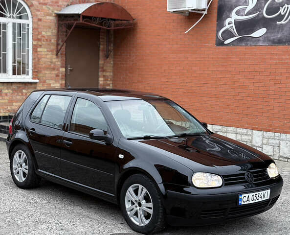 Черный Фольксваген Гольф, объемом двигателя 1.6 л и пробегом 286 тыс. км за 4000 $, фото 2 на Automoto.ua