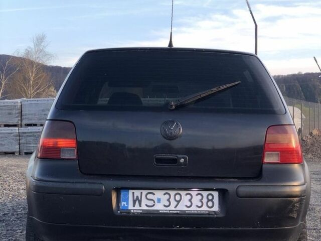 Черный Фольксваген Гольф, объемом двигателя 1.9 л и пробегом 222 тыс. км за 1400 $, фото 1 на Automoto.ua