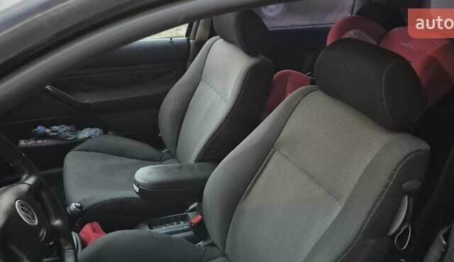 Черный Фольксваген Гольф, объемом двигателя 1.78 л и пробегом 300 тыс. км за 3900 $, фото 11 на Automoto.ua