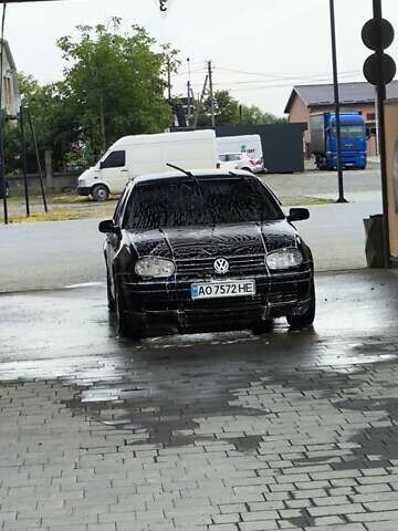 Черный Фольксваген Гольф, объемом двигателя 1.9 л и пробегом 500 тыс. км за 2800 $, фото 1 на Automoto.ua