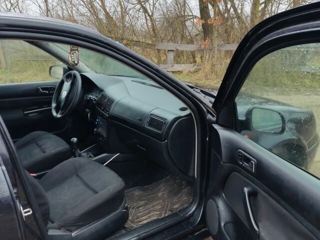 Черный Фольксваген Гольф, объемом двигателя 0 л и пробегом 300 тыс. км за 1150 $, фото 3 на Automoto.ua