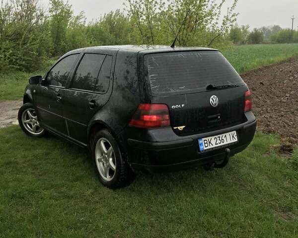 Черный Фольксваген Гольф, объемом двигателя 1.39 л и пробегом 230 тыс. км за 3000 $, фото 6 на Automoto.ua