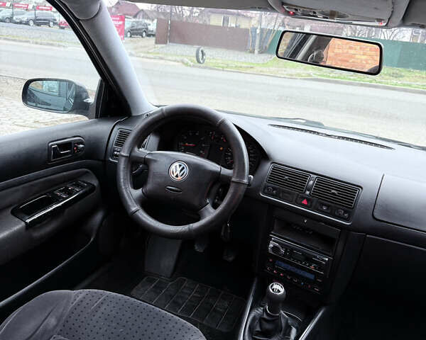 Черный Фольксваген Гольф, объемом двигателя 1.6 л и пробегом 286 тыс. км за 4000 $, фото 8 на Automoto.ua