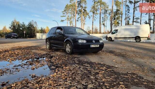 Черный Фольксваген Гольф, объемом двигателя 1.78 л и пробегом 300 тыс. км за 3900 $, фото 6 на Automoto.ua
