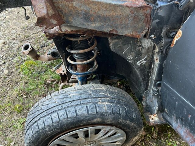 Черный Фольксваген Гольф, объемом двигателя 1.4 л и пробегом 1 тыс. км за 1000 $, фото 6 на Automoto.ua