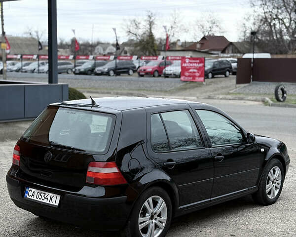 Черный Фольксваген Гольф, объемом двигателя 1.6 л и пробегом 286 тыс. км за 4000 $, фото 4 на Automoto.ua