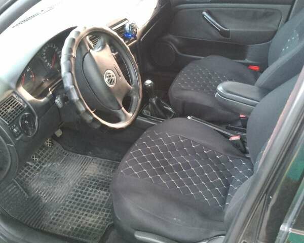 Черный Фольксваген Гольф, объемом двигателя 1.78 л и пробегом 380 тыс. км за 3400 $, фото 5 на Automoto.ua