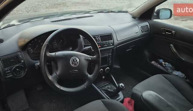 Черный Фольксваген Гольф, объемом двигателя 1.78 л и пробегом 300 тыс. км за 3900 $, фото 12 на Automoto.ua