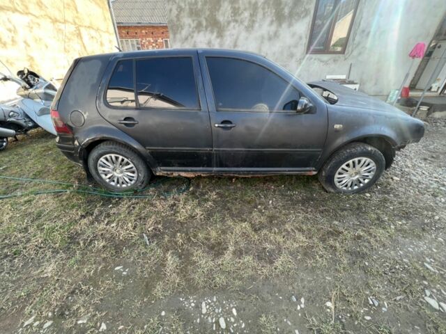 Черный Фольксваген Гольф, объемом двигателя 1.4 л и пробегом 1 тыс. км за 1000 $, фото 2 на Automoto.ua