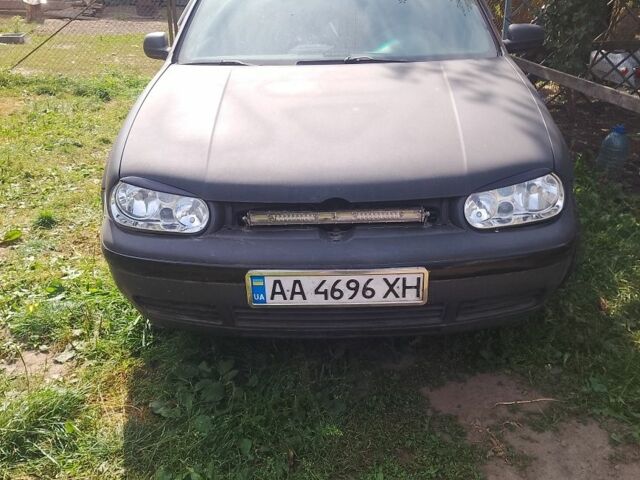 Черный Фольксваген Гольф, объемом двигателя 1.8 л и пробегом 320 тыс. км за 3200 $, фото 2 на Automoto.ua