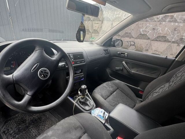 Черный Фольксваген Гольф, объемом двигателя 1.4 л и пробегом 192 тыс. км за 4500 $, фото 6 на Automoto.ua